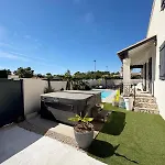 빌라 Cosy 6 Pers Avec Billard ,piscine ,jacuzzi Et Jardin Lunel-Viel