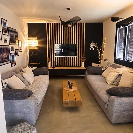 Cosy 6 Pers Avec Billard ,piscine ,jacuzzi Et Jardin Villa *