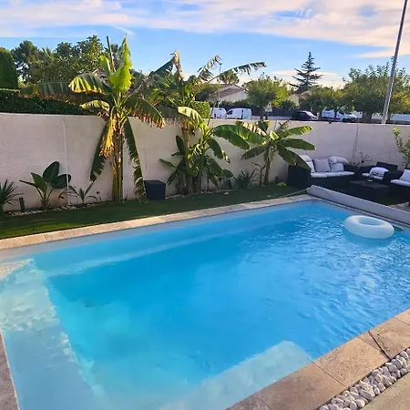 Cosy 6 Pers Avec Billard ,piscine ,jacuzzi Et Jardin Villa