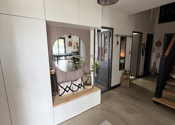 Cosy 6 Pers Avec Billard ,piscine ,jacuzzi Et Jardin Vila