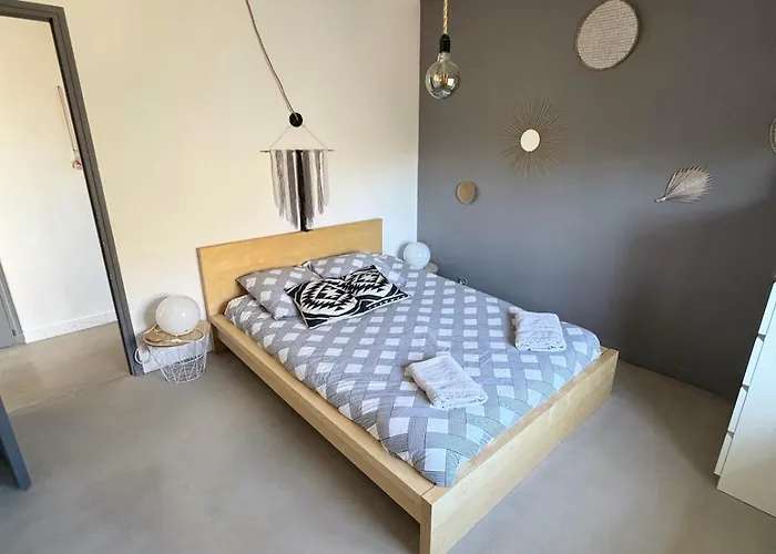 Cosy 6 Pers Avec Billard ,piscine ,jacuzzi Et Jardin * Lunel-Viel