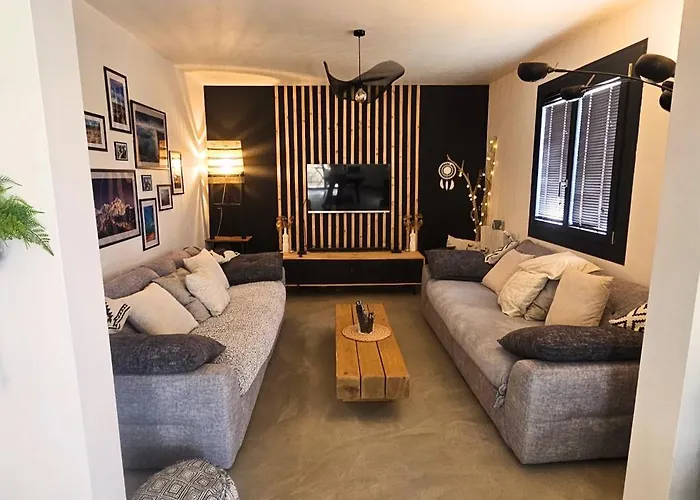 Cosy 6 Pers Avec Billard ,piscine ,jacuzzi Et Jardin Vila *